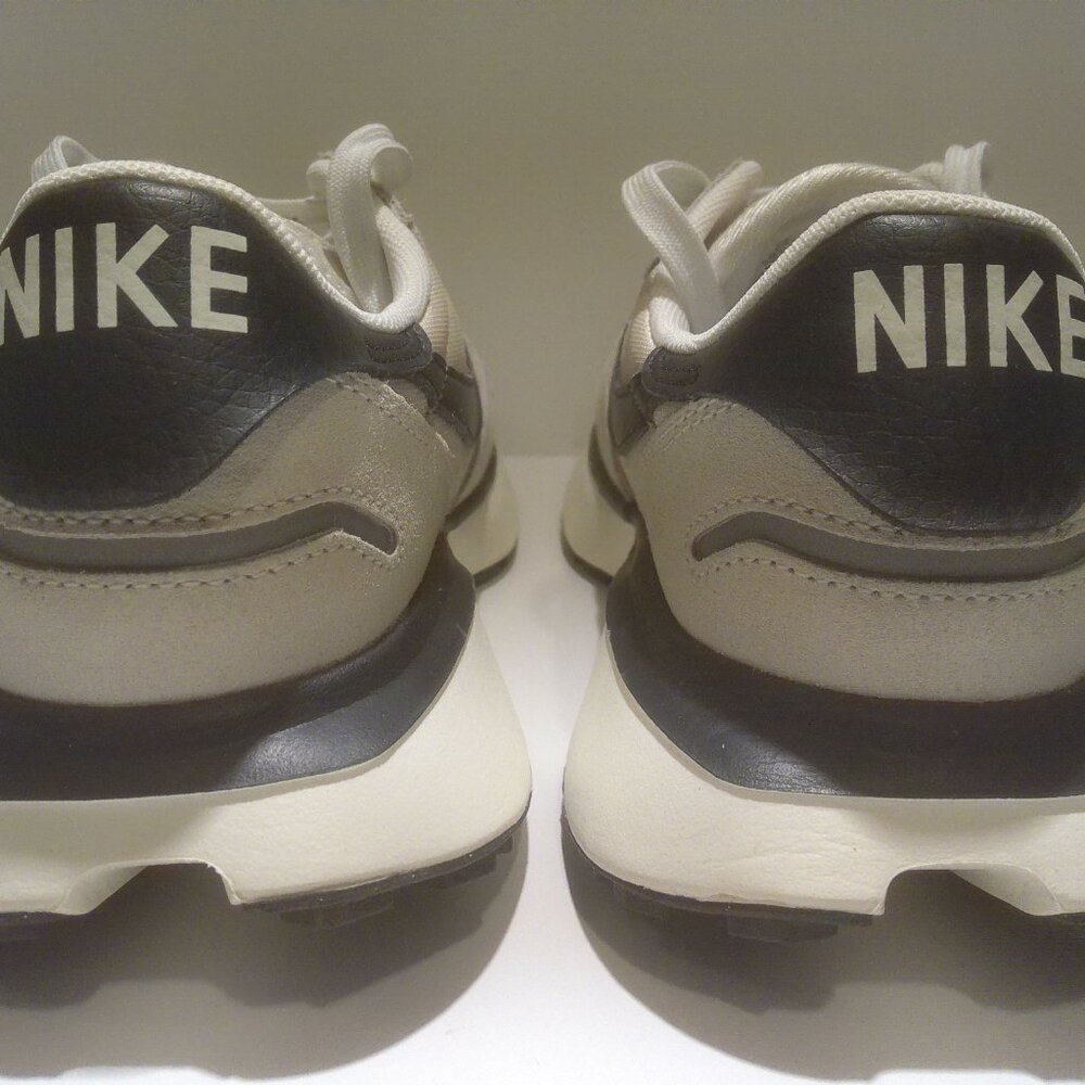 Women's Nike Shoes Size 7.5 Phoenix Waffle New in box $100